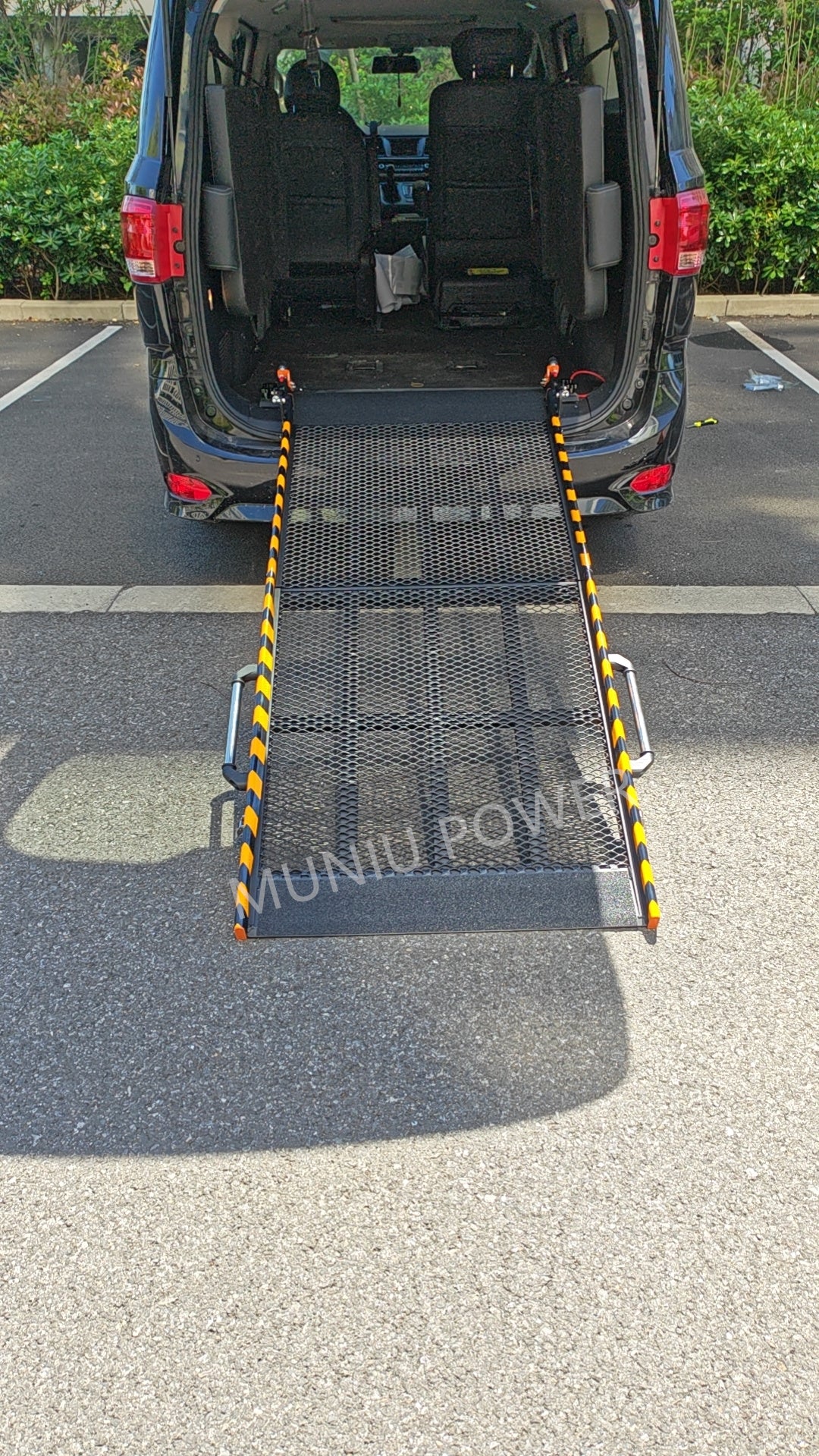 MR5A Manual Folding Wheelchair Ramp for Commercial Vans — Aluminium Frame, 350kg Capacity, 2-Fold & 3-Fold Options, Gas Spring Assisted