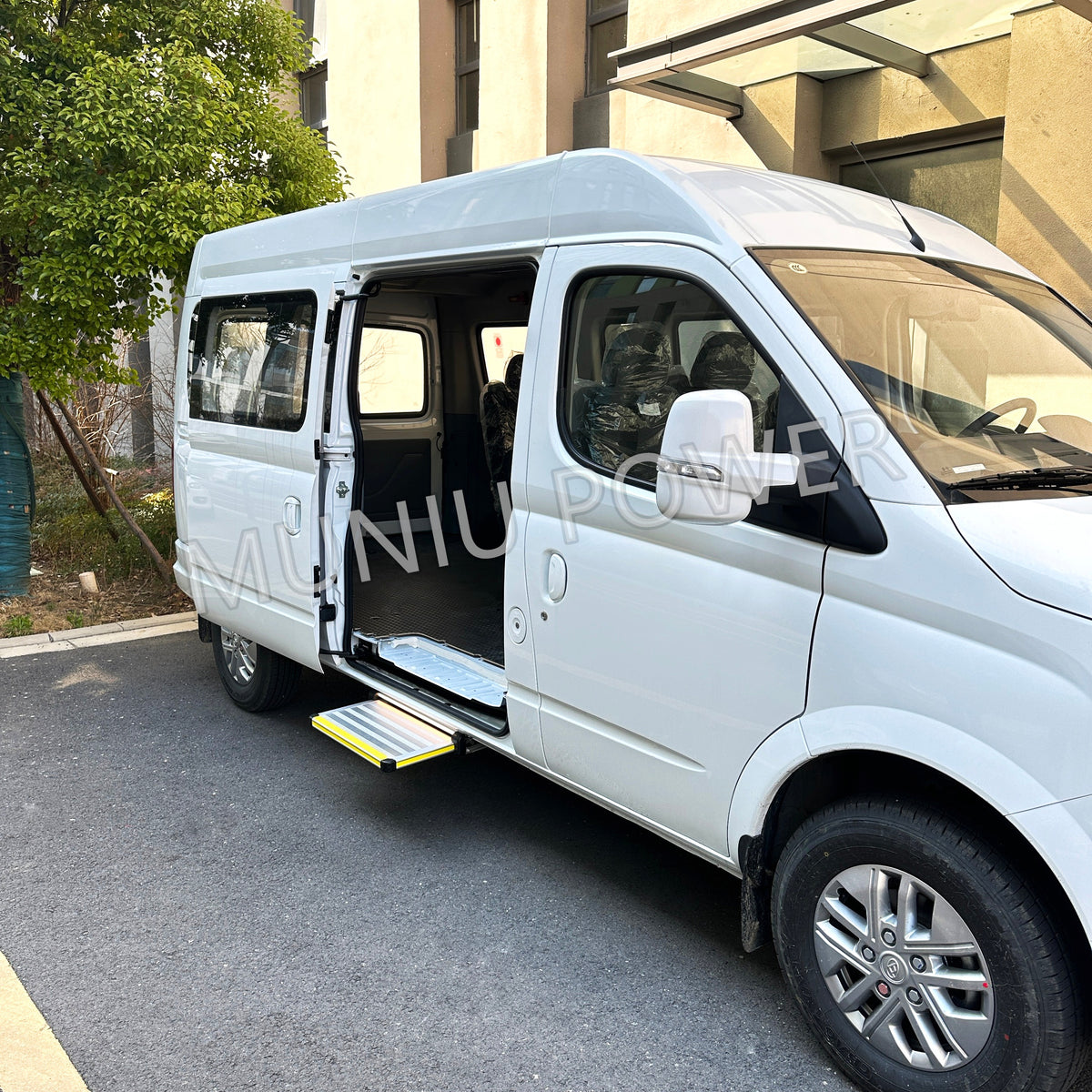 SEF Electric Retractable Running Board for Van Bus RV Ambulance | All-Aluminum Slide Step | Door-Linked Auto Deploy | 250kg Load | CE ECE R10 Certified | OEM Available