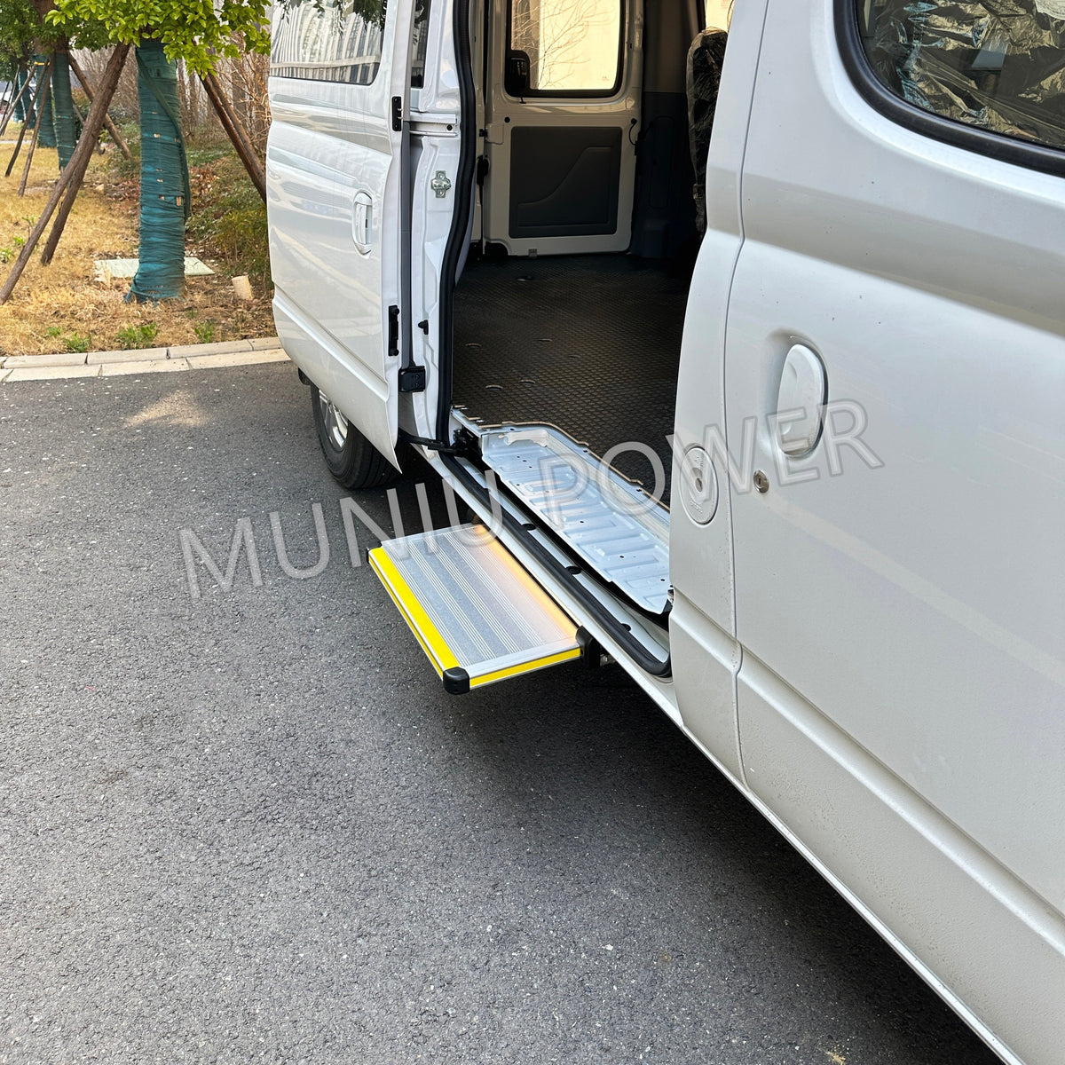 SEF Electric Retractable Running Board for Van Bus RV Ambulance | All-Aluminum Slide Step | Door-Linked Auto Deploy | 250kg Load | CE ECE R10 Certified | OEM Available
