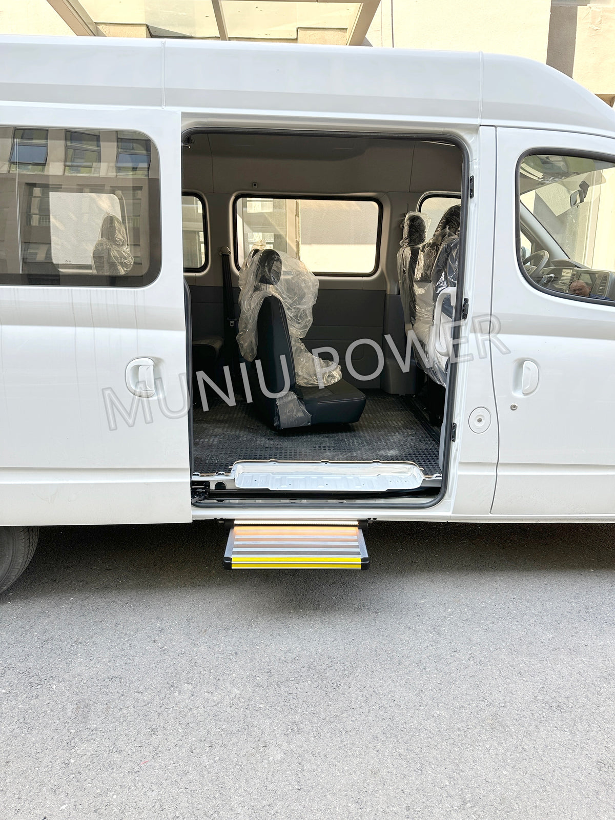 SEF Electric Retractable Running Board for Van Bus RV Ambulance | All-Aluminum Slide Step | Door-Linked Auto Deploy | 250kg Load | CE ECE R10 Certified | OEM Available